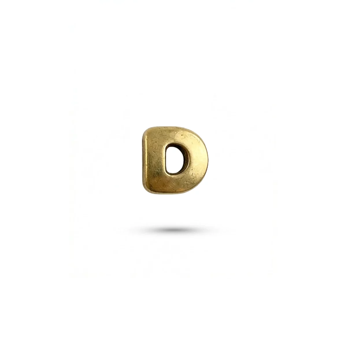 Charm lettera D gold